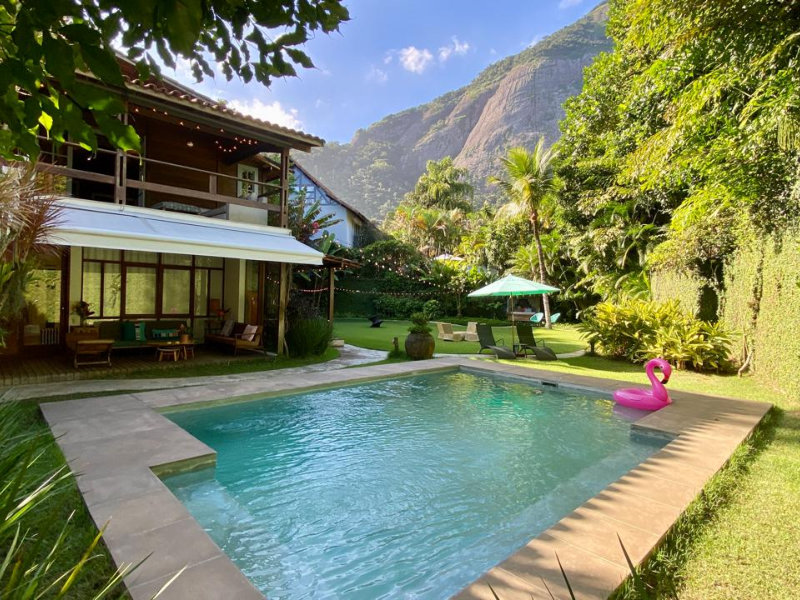 Refúgio no Joá: A Casa que Une Luxo, Natureza e Versatilidade a Passos da Praia da Joatinga